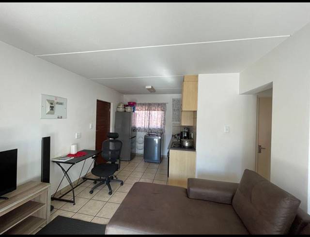 2 BEDROOM APARTMENT FOR SALE IN CASTLEVIEW